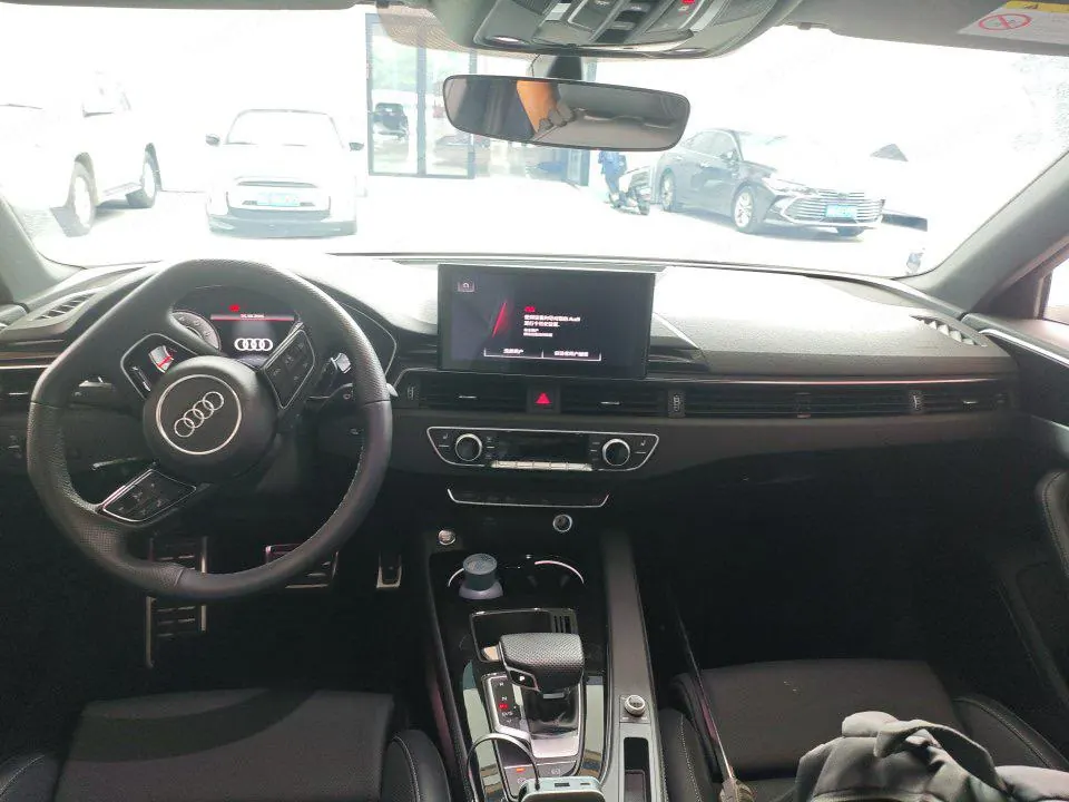 Audi 2024 A4L 2.0TFSI 40TFSI Deluxe Dynamic Automatic 7