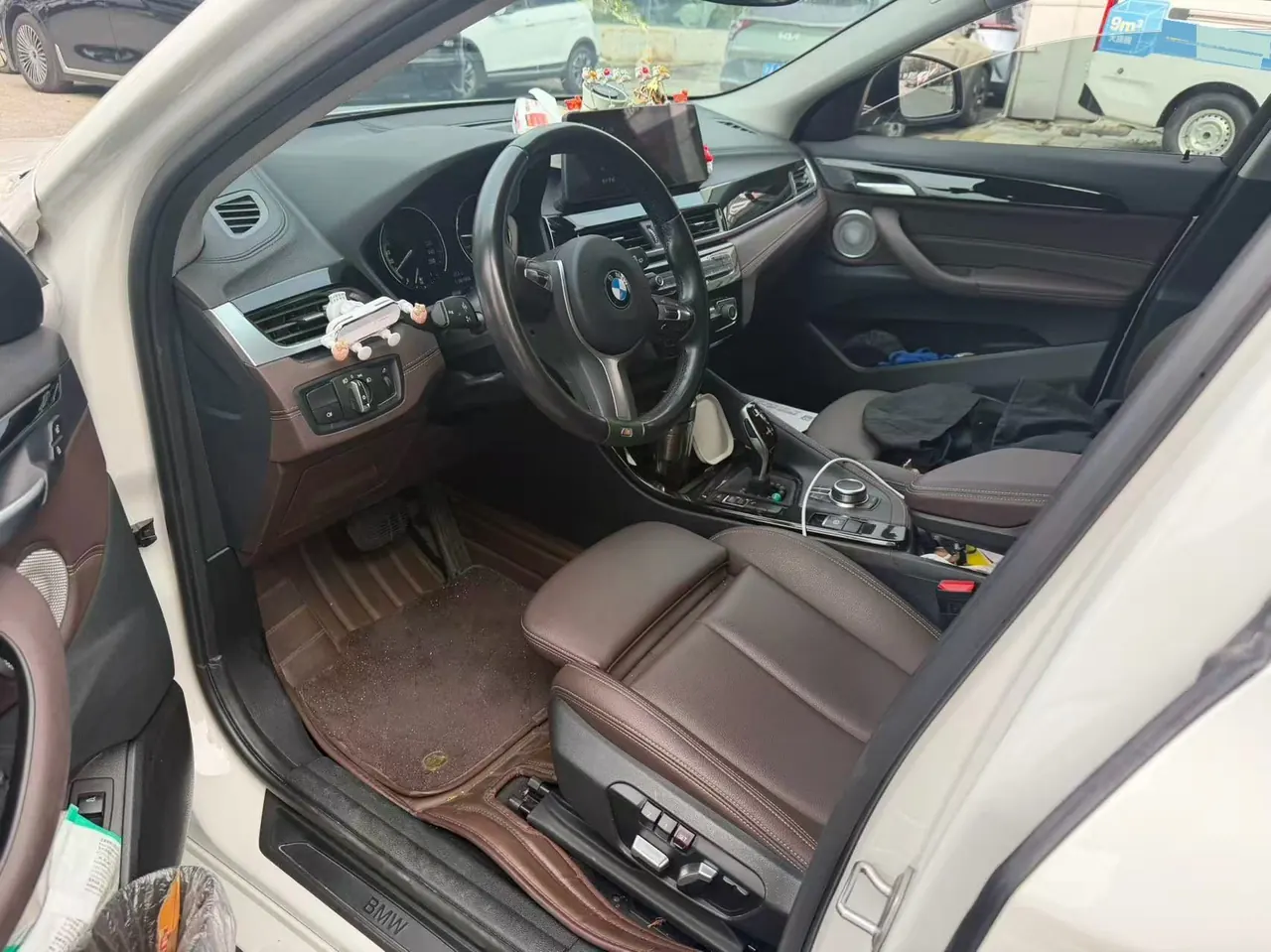 BMW 2022 X2 sDrive25i 2.0T M off-road set automatic gear 2