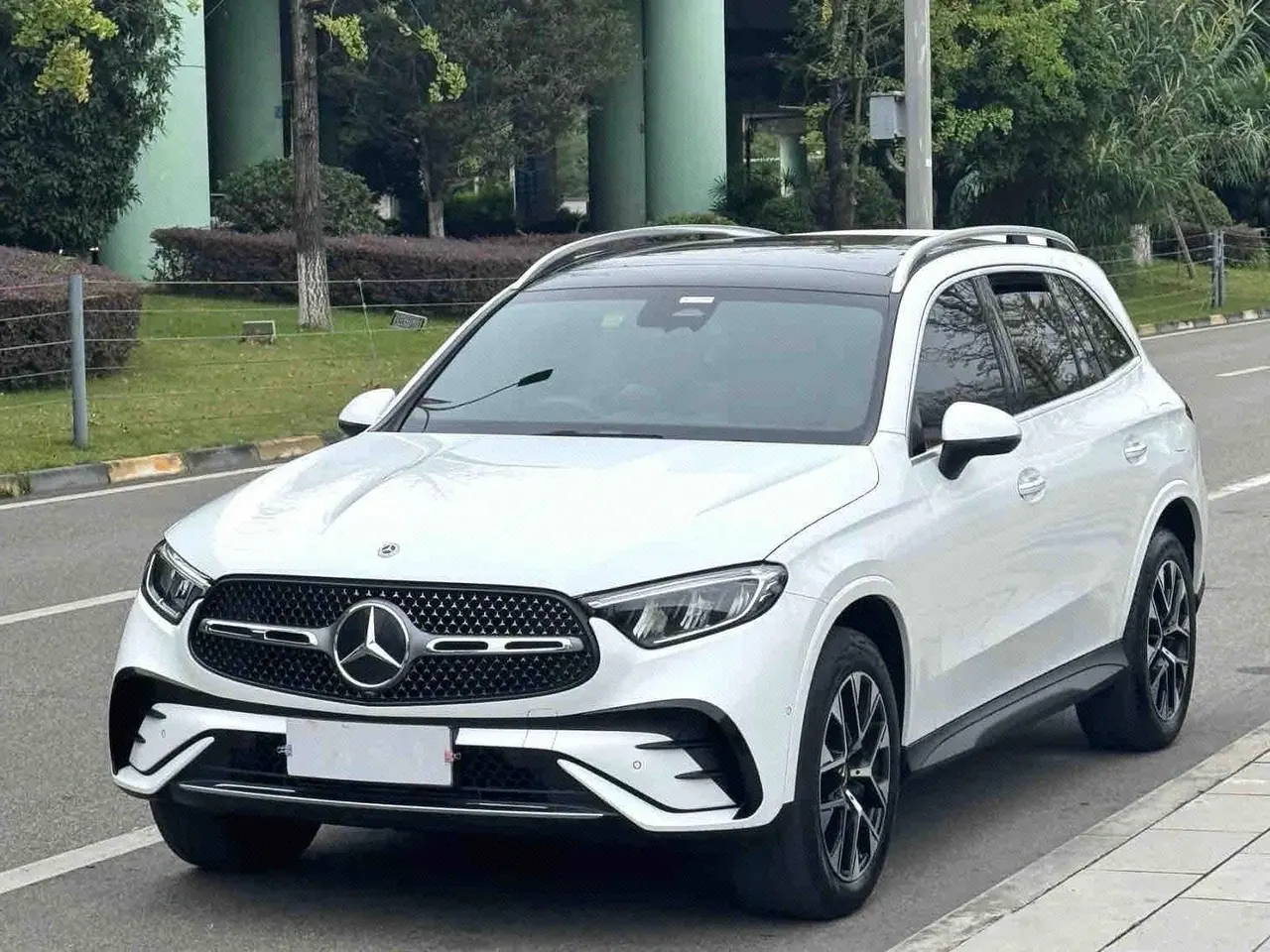 Open image lightbox: Mercedes Benz 2024 GLC 260 L 4MATIC 48V 2.0T Luxury 5-seat Automatic Gear