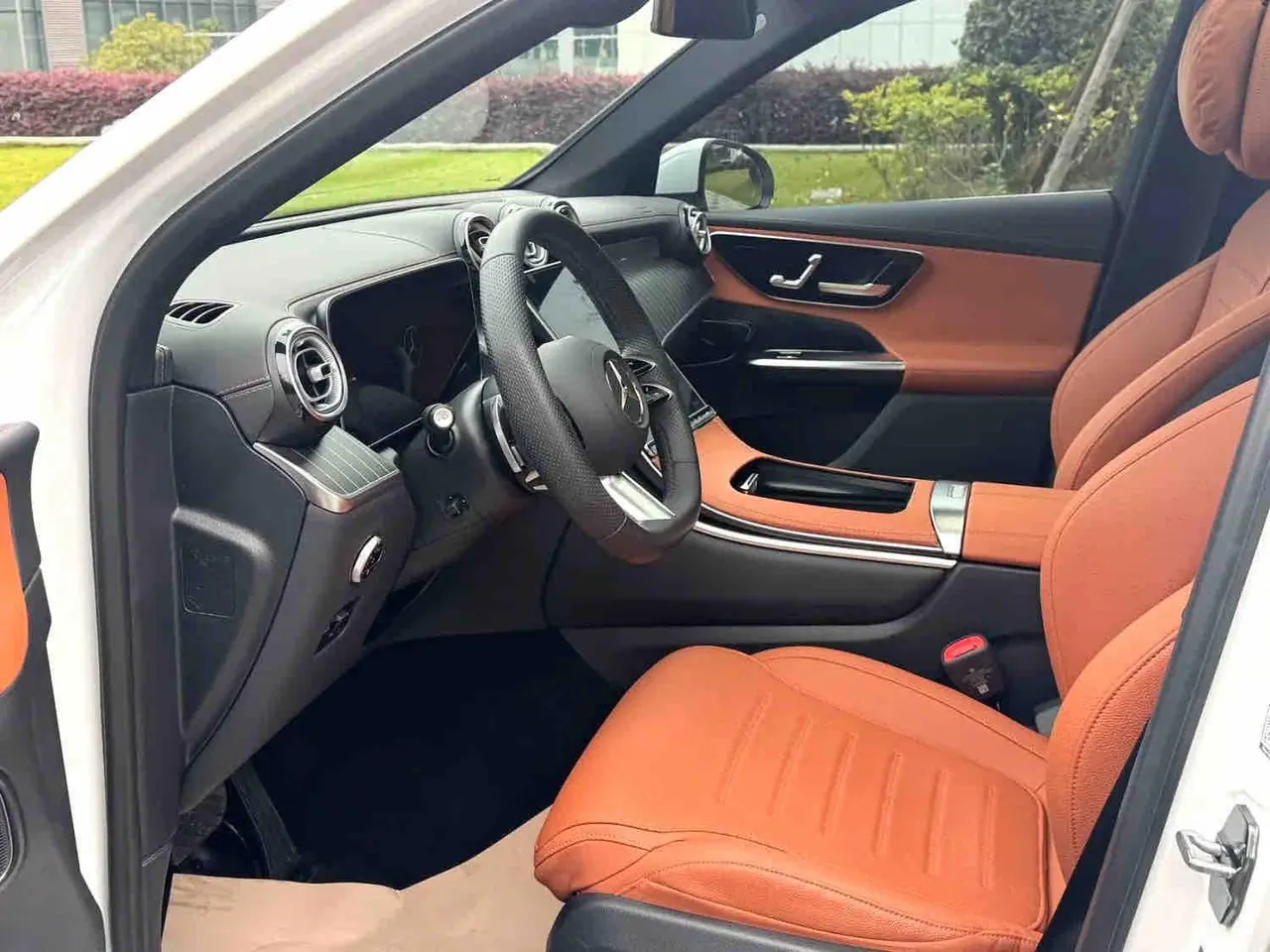 Mercedes Benz 2024 GLC 260 L 4MATIC 48V 2.0T Luxury 5-seat Automatic Gear 3