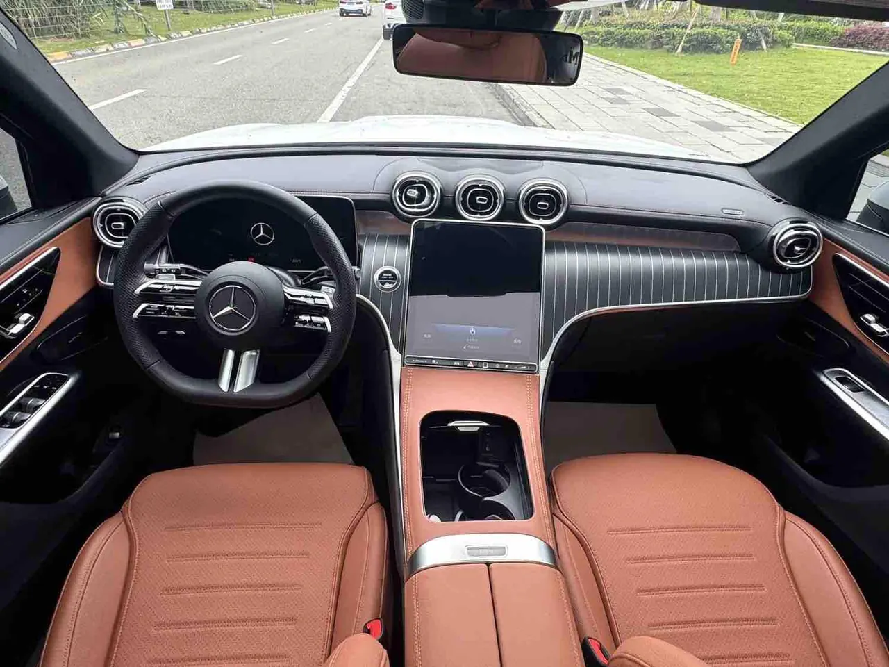 Mercedes Benz 2024 GLC 260 L 4MATIC 48V 2.0T Luxury 5-seat Automatic Gear 4