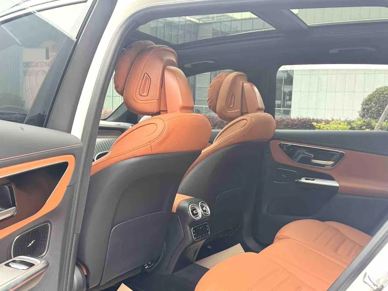 Mercedes Benz 2024 GLC 260 L 4MATIC 48V 2.0T Luxury 5-seat Automatic Gear 5