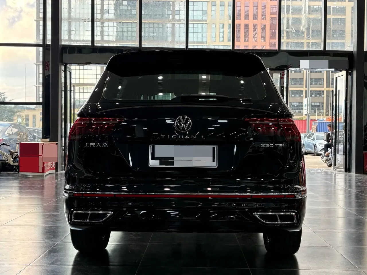 Volkswagen 2022 Tiguan L R-Line 2.0TSI 330TSI Two-Drive R-Line Overdrive Automatic Gear 11