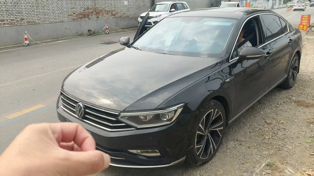 Открыть галерею: Volkswagen 2020 Magotan 2.0TSI 380TSI Luxury Automatic
