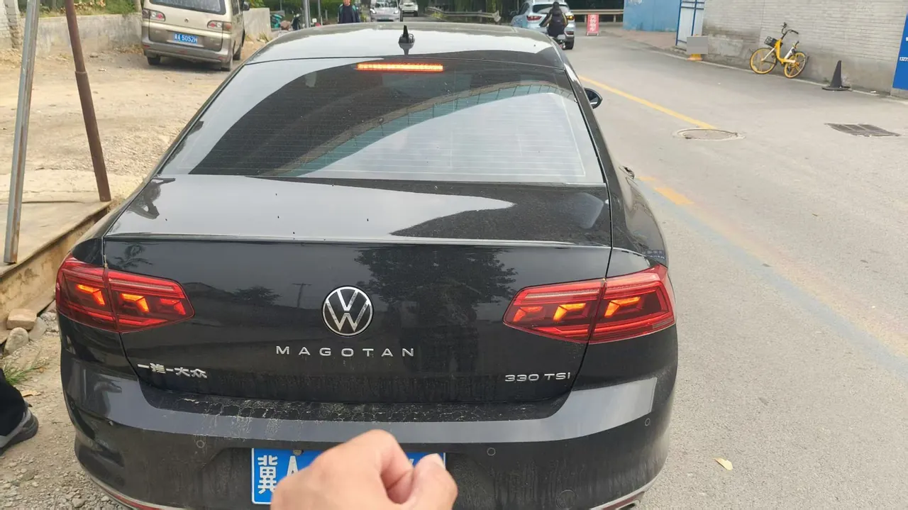 Volkswagen 2020 Magotan 2.0TSI 380TSI Luxury Automatic 5