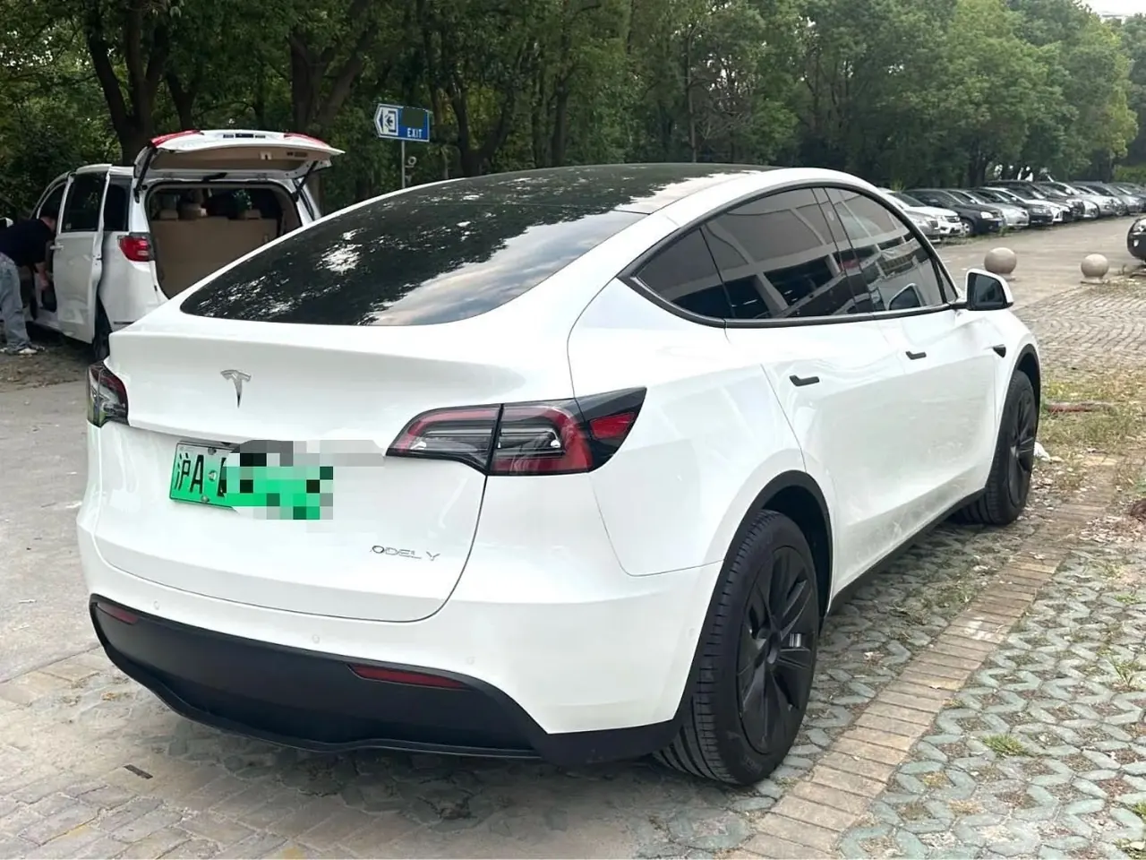 Tesla 2022 Model Y rear-wheel drive version (facelift) automatic gear 10