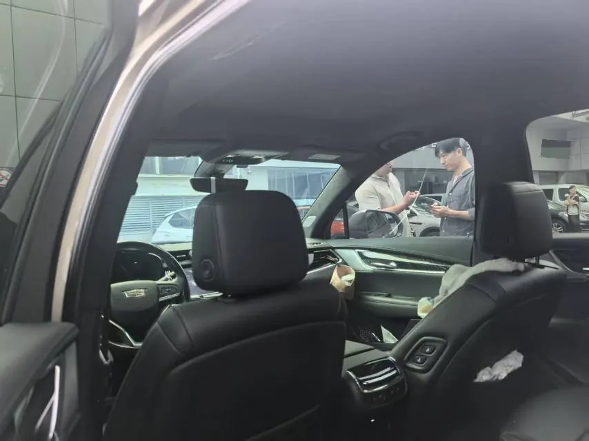 Cadillac 2022 XT6 48V 2.0T 6-seat four-wheel drive luxury automatic gear 4