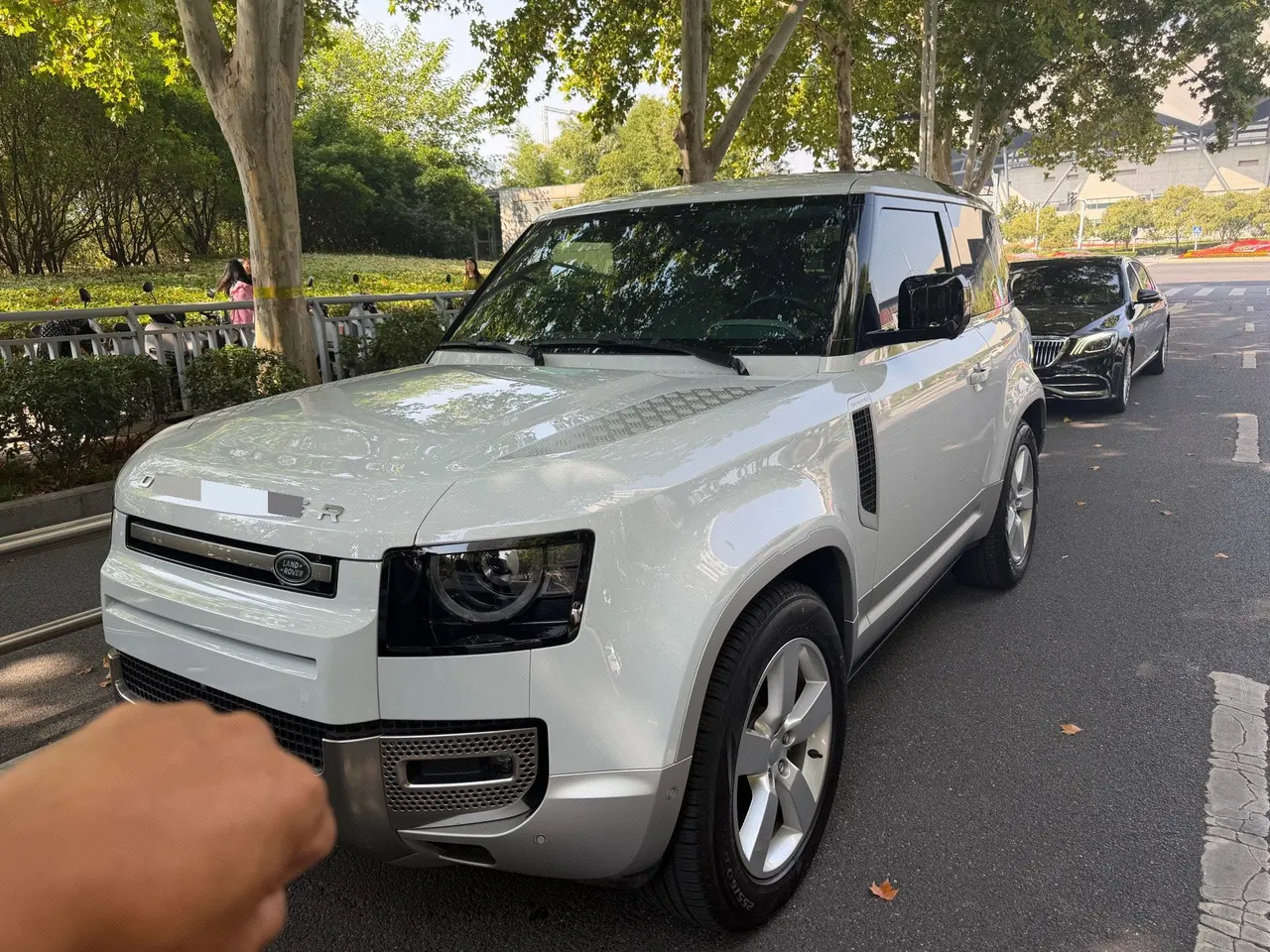 Land Rover Guard (Imported) 2022 Guard 90 2.0T P300 Tiger Ambition Automatic Gear - View 1