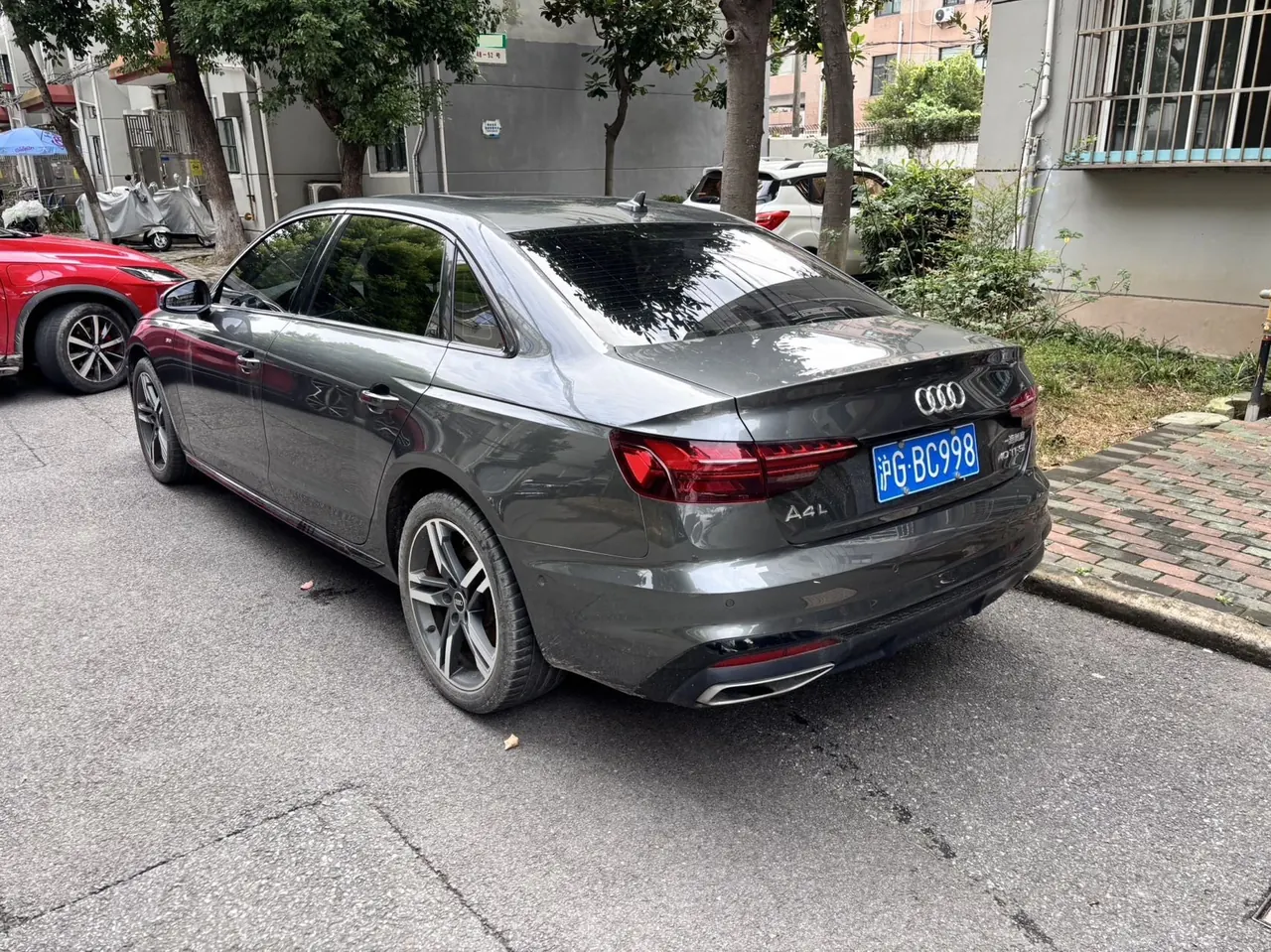 Audi 2022 A4L 2.0TFSI 40TFSI Deluxe Dynamic Automatic 3