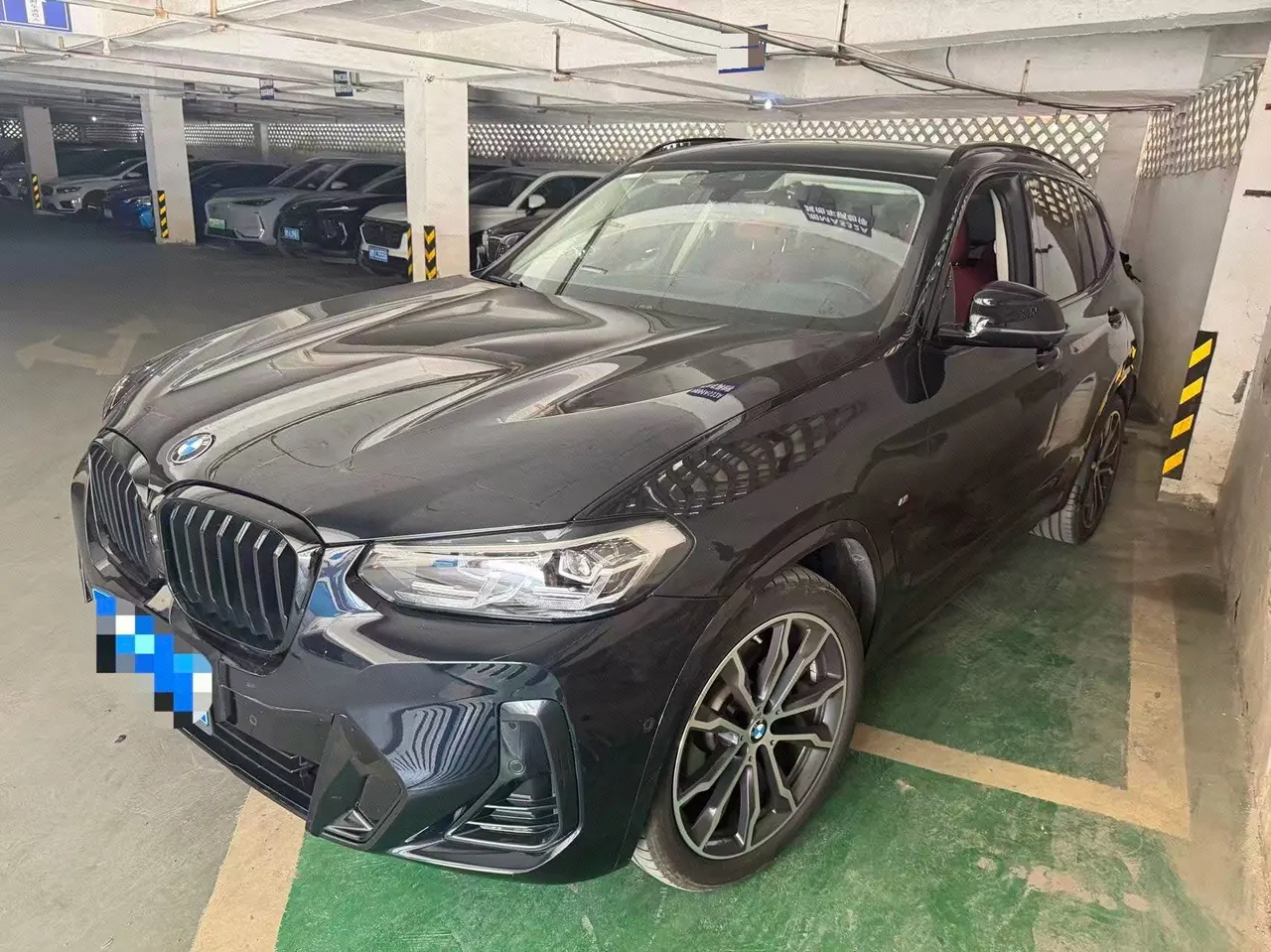 打开图片灯箱:BMW 2022 X3 xDrive30i 2.0T Leading M Obsidian Night Suit Automatic Gear