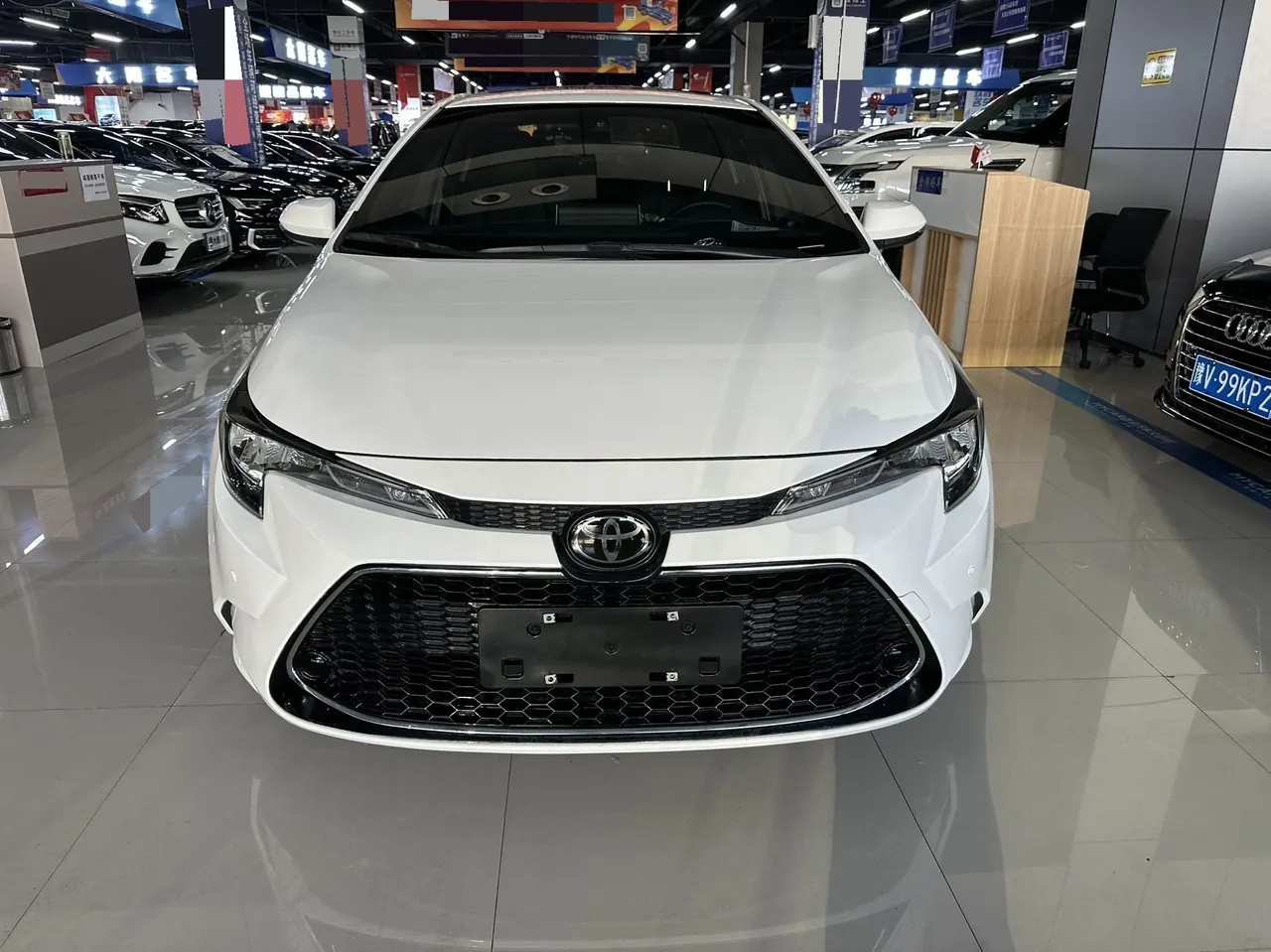 Toyota 2022 Lei Ling 1.2T Stepless 185T Deluxe Automatic Gear 2
