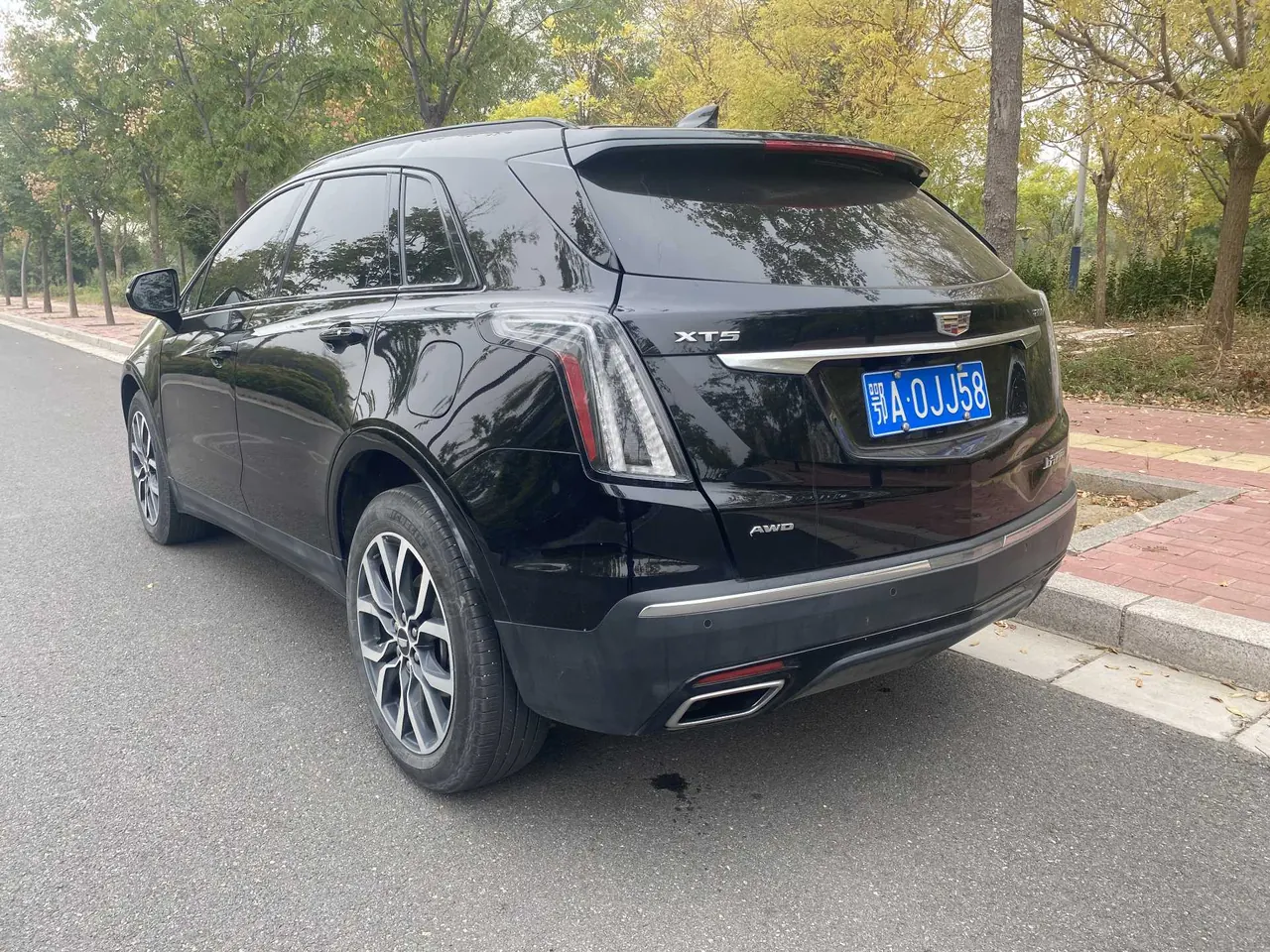 Cadillac 2022 XT5 48V 2.0T 4-wheel drive luxury (hummingbird version) automatic gear 4