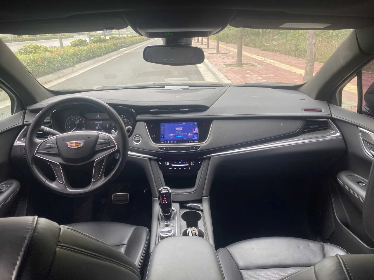 Cadillac 2022 XT5 48V 2.0T 4-wheel drive luxury (hummingbird version) automatic gear 7
