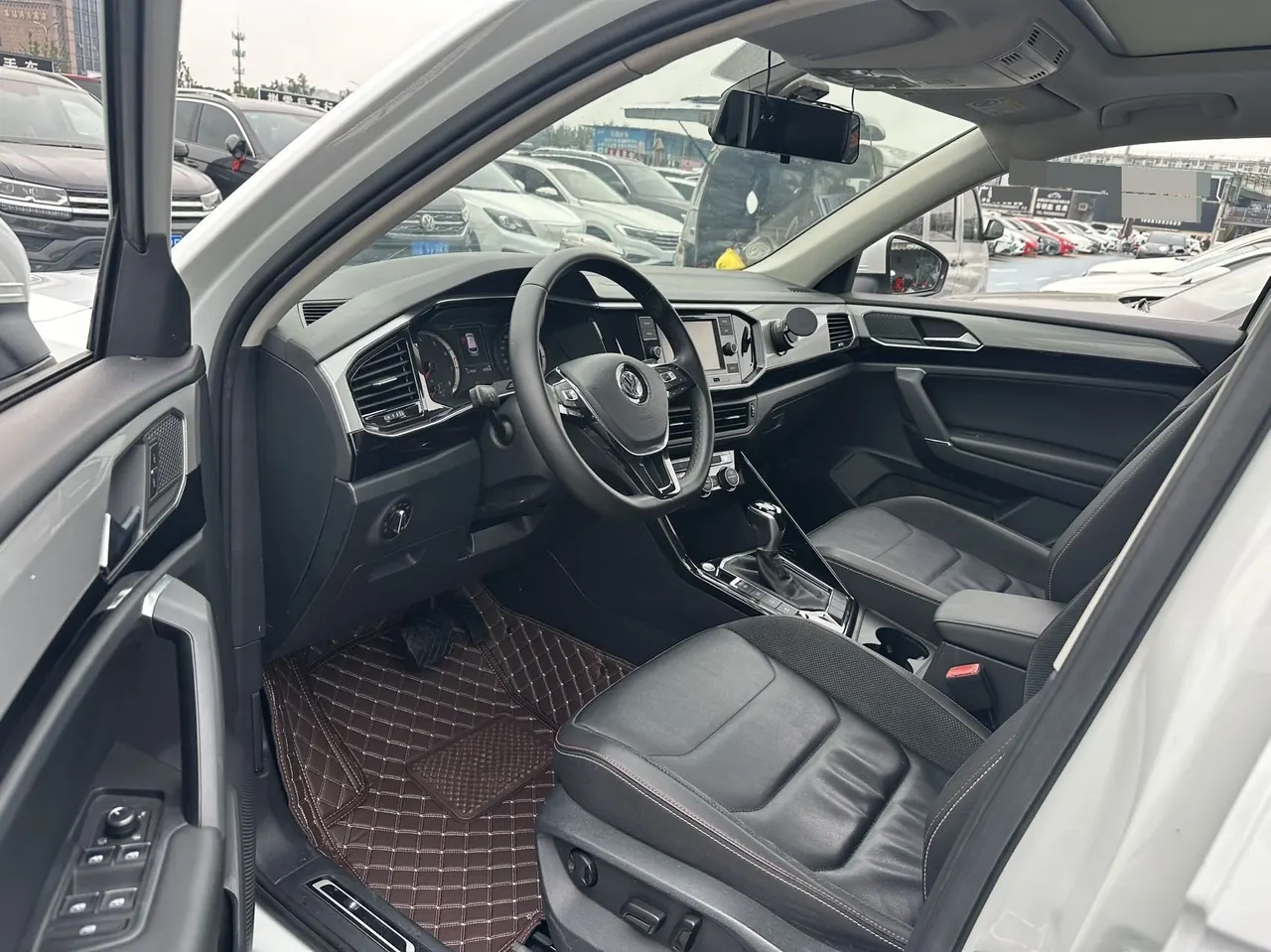 Volkswagen 2020 Tanyue 2.0TSI 330TSI Two-Drive Deluxe Zhilian Edition Pro Automatic Gear 3