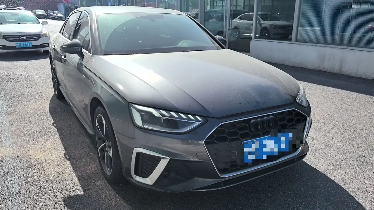 Audi 2022 A4L 2.0TFSI 40TFSI Fashion Dynamic Automatic 3