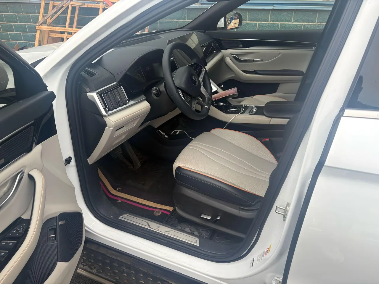 BYD Song PLUS New Energy 2022 Song PLUS DM-i 1.5 Stepless 110KM Flagship PLUS 5G Edition Automatic Gear 3