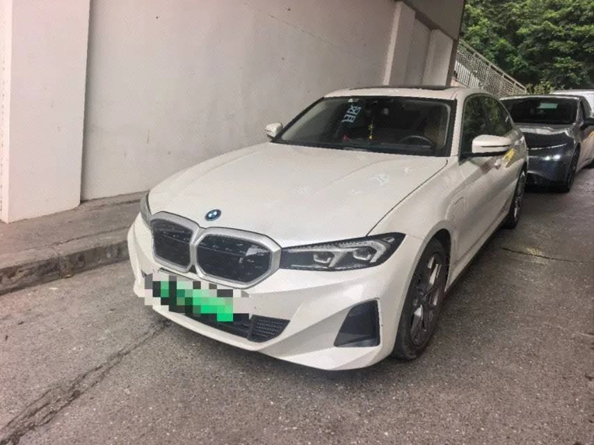 BMW 2022 i3 eDrive 35L automatic gear - View 1
