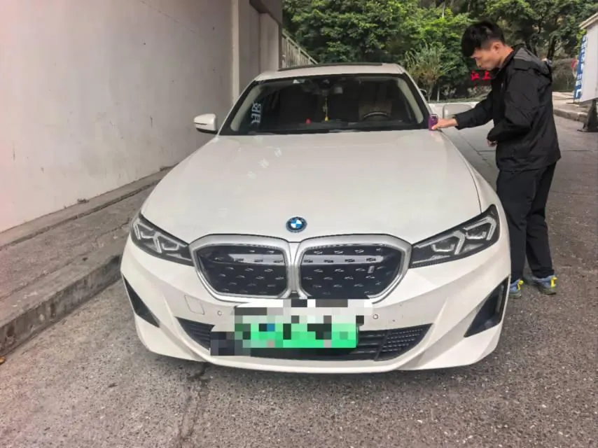 BMW 2022 i3 eDrive 35L automatic gear 2