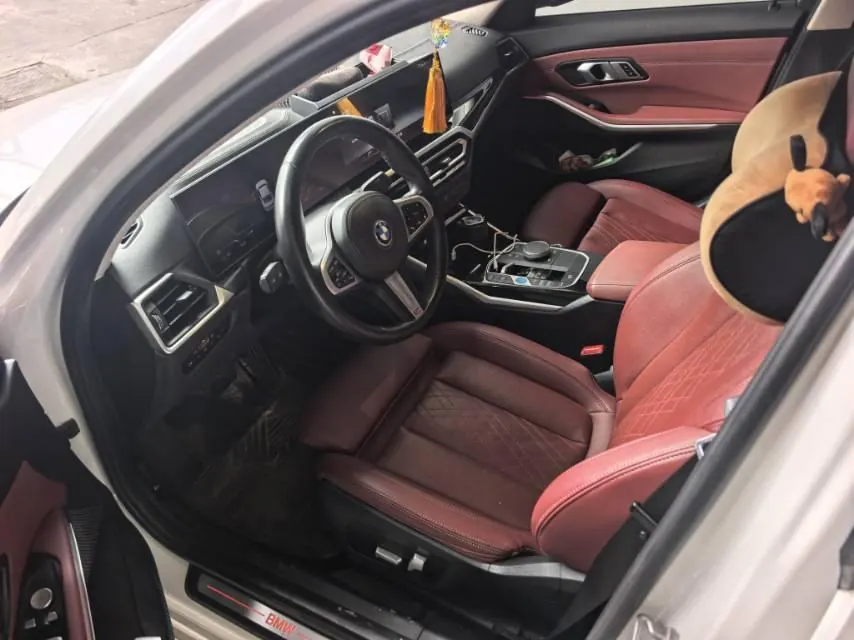 BMW 2022 i3 eDrive 35L automatic gear 3