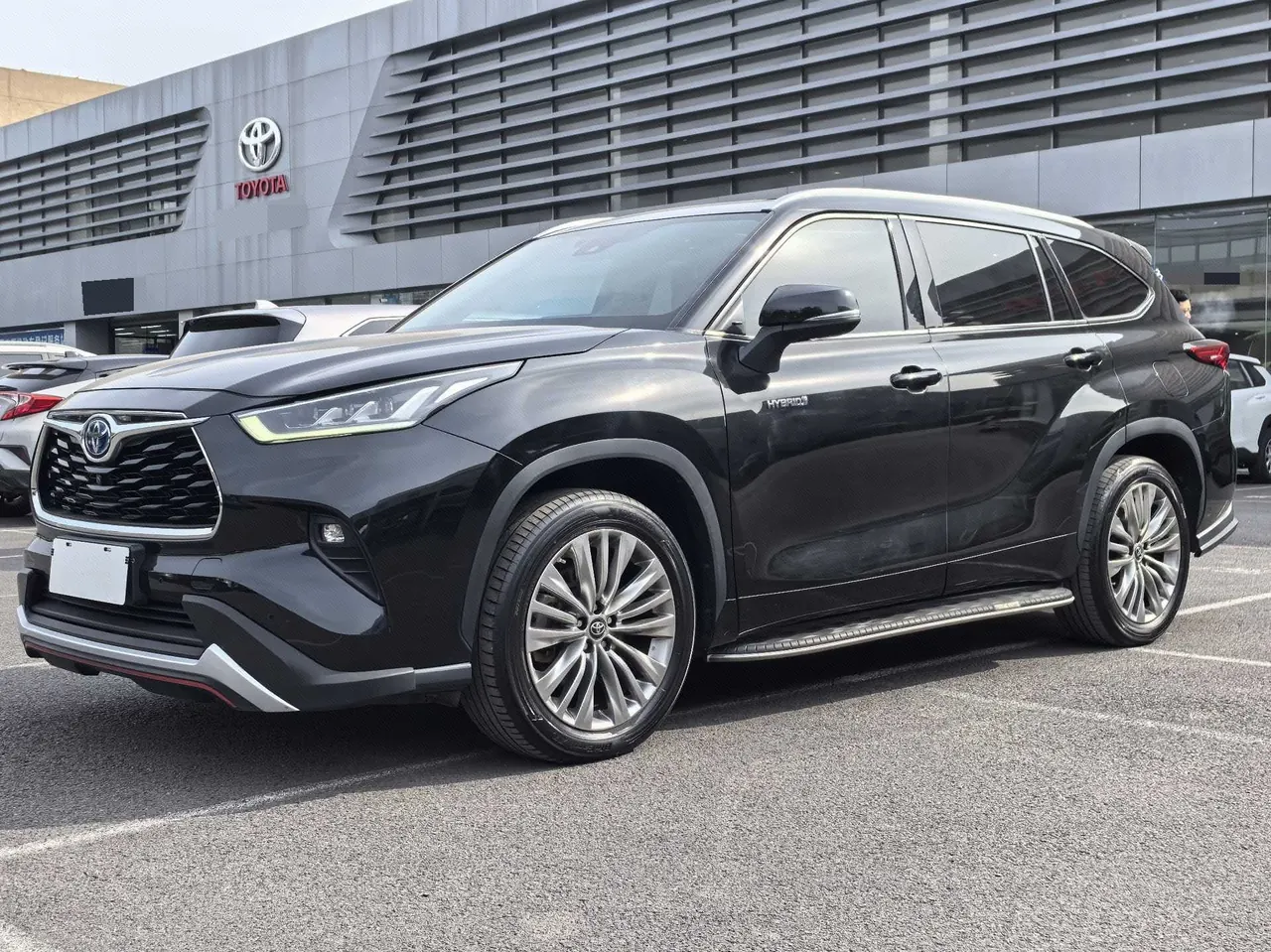Toyota 2022 Highlander Dual Engine 2.5 Stepless Four-wheel Drive Extreme Edition 7-seat Automatic Gear - View 1