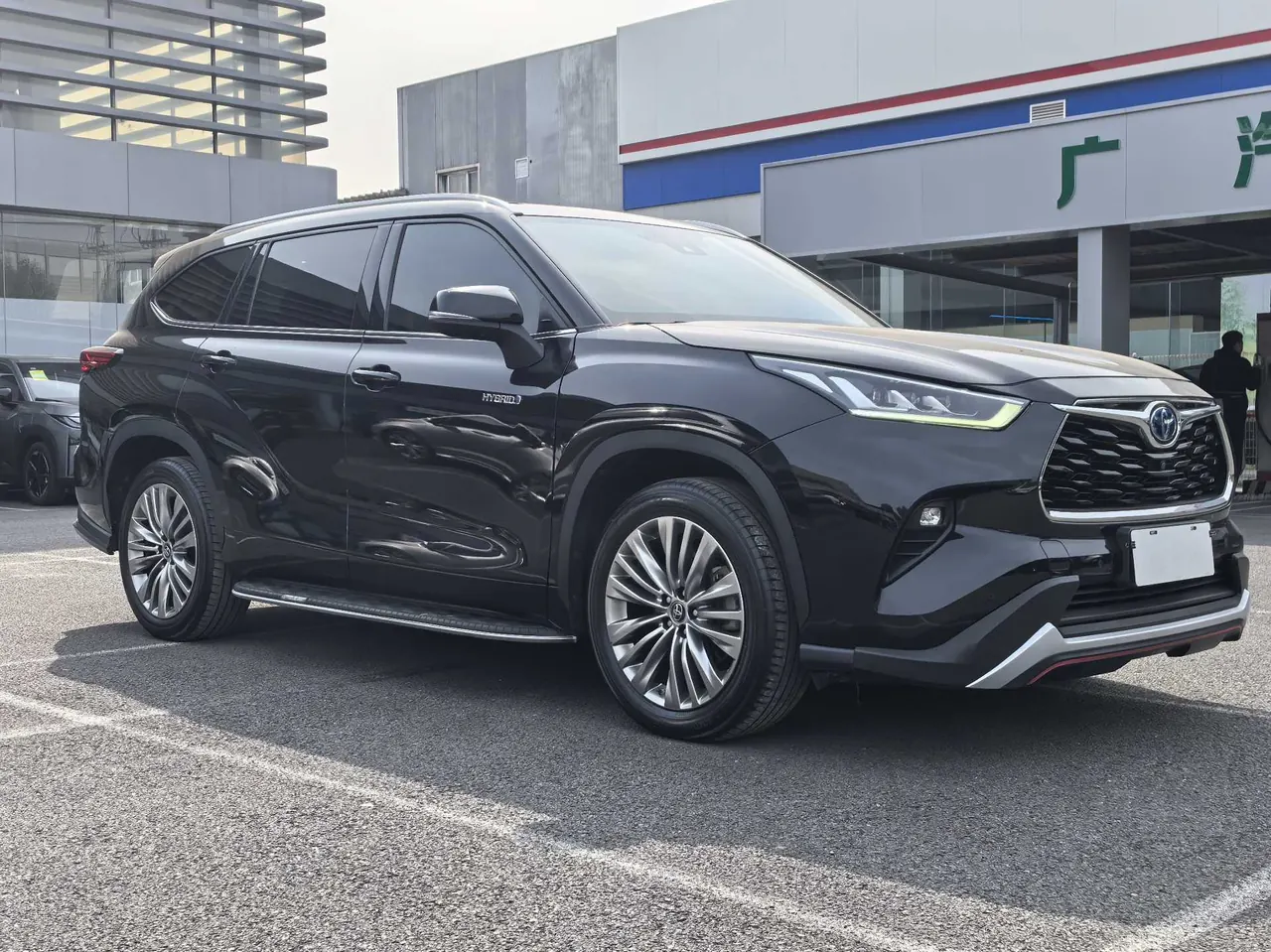 Toyota 2022 Highlander Dual Engine 2.5 Stepless Four-wheel Drive Extreme Edition 7-seat Automatic Gear 3