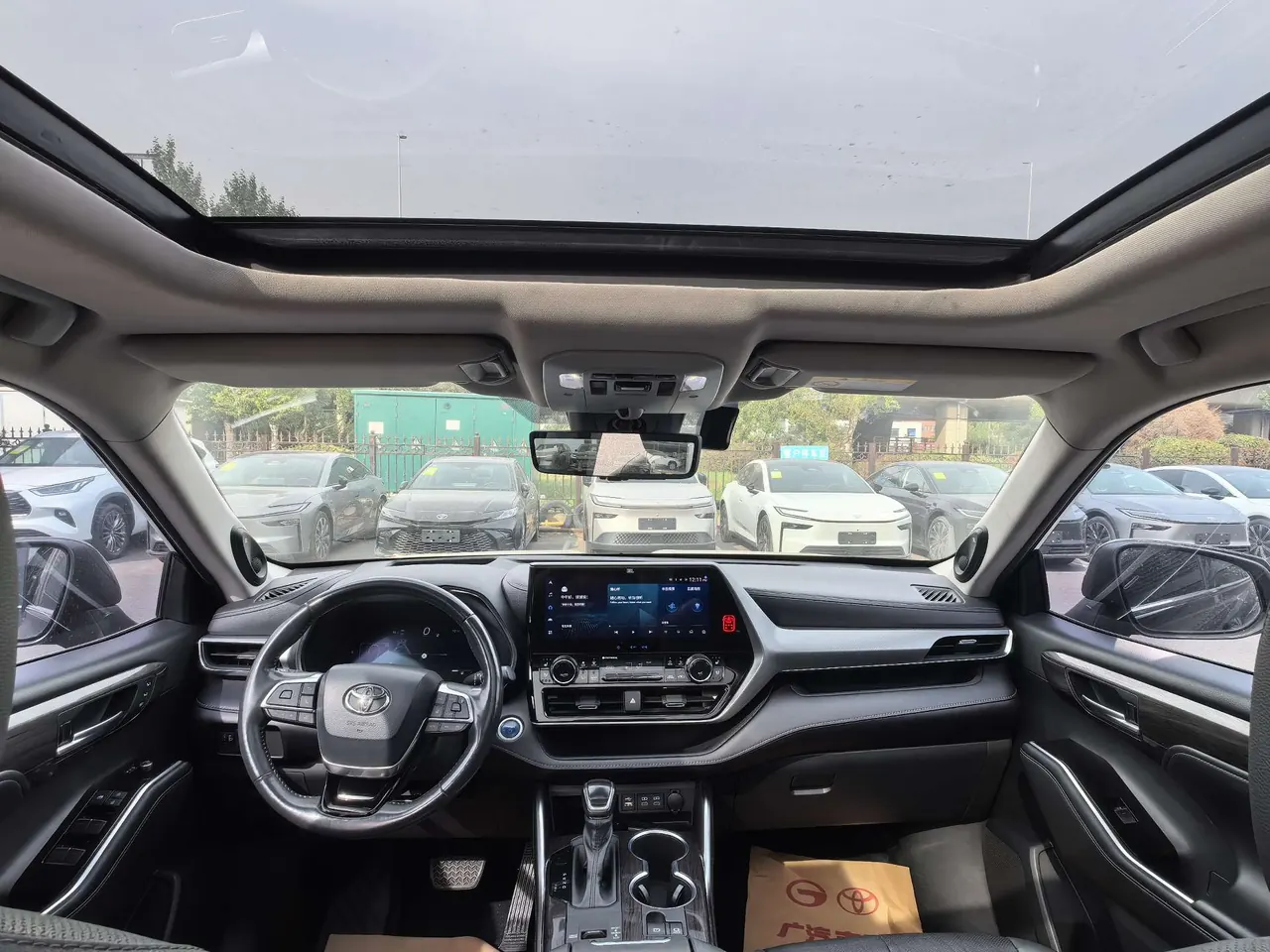 Toyota 2022 Highlander Dual Engine 2.5 Stepless Four-wheel Drive Extreme Edition 7-seat Automatic Gear 9