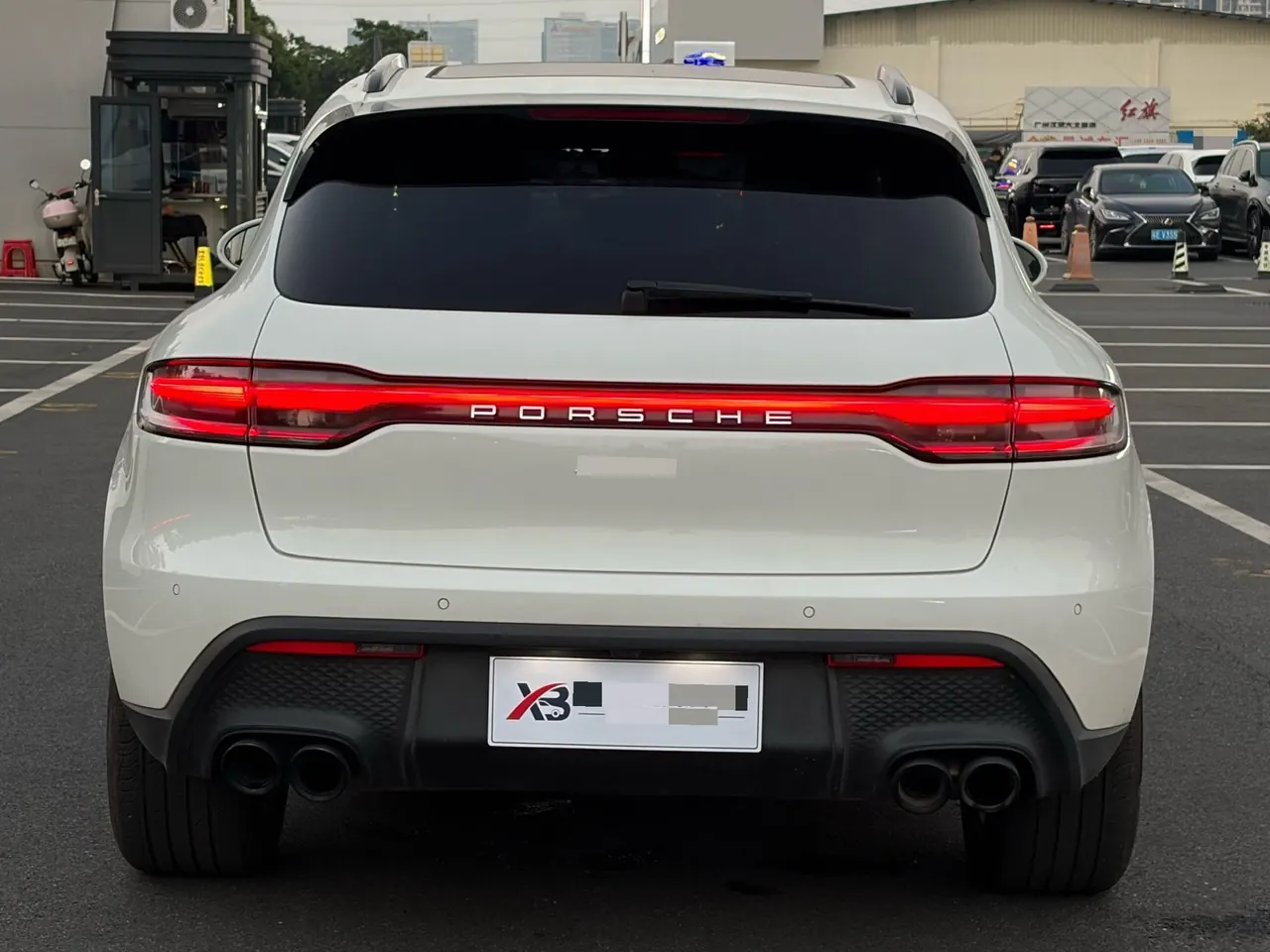 Porsche Macan (Imported) 2022 Macan 2.0T Automatic Gear 3
