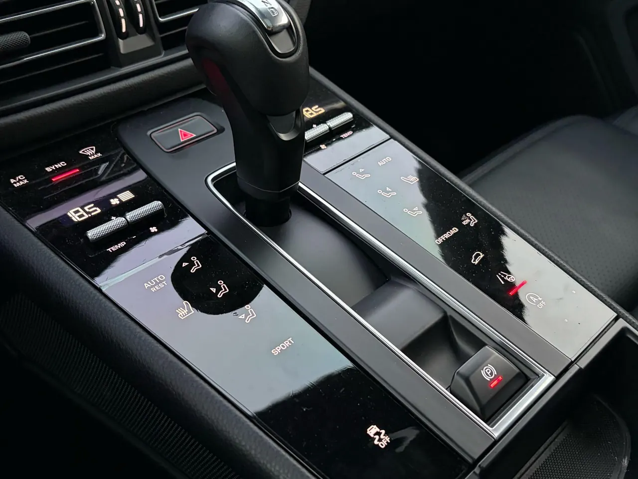 Porsche Macan (Imported) 2022 Macan 2.0T Automatic Gear 7