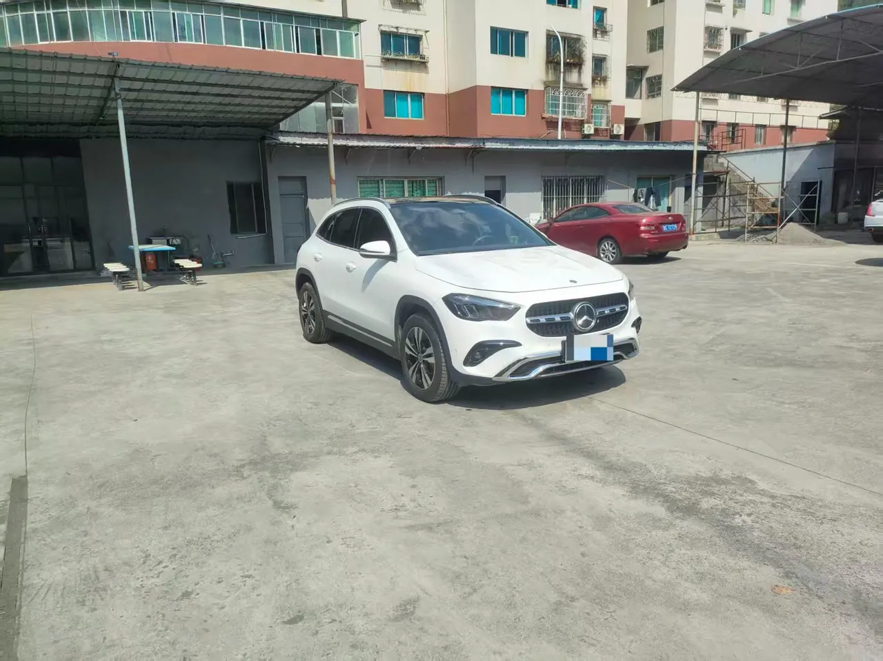 Mercedes Benz 2024 GLA 200 1.3T automatic gear 2