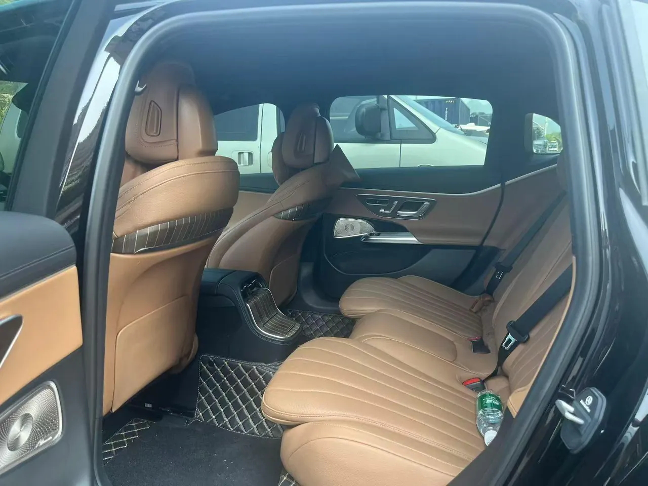 Mercedes Benz E Class 2024 E 300 L 48V 2.0T Luxury Automatic Gear 3
