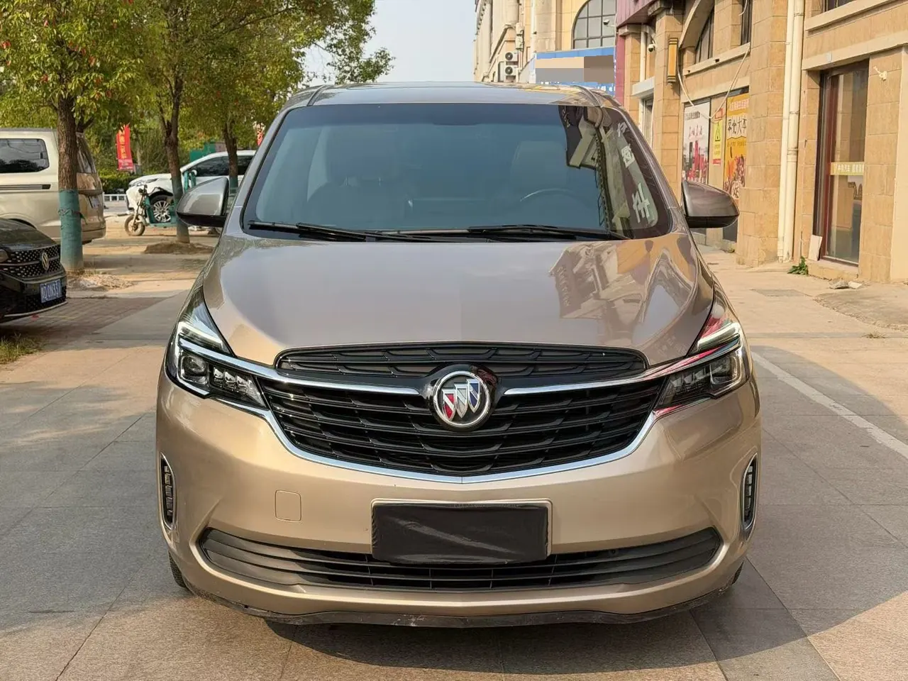 Buick 2022 GL8 Land Business Class 48V 2.0T 652T Luxury Automatic Gear 2