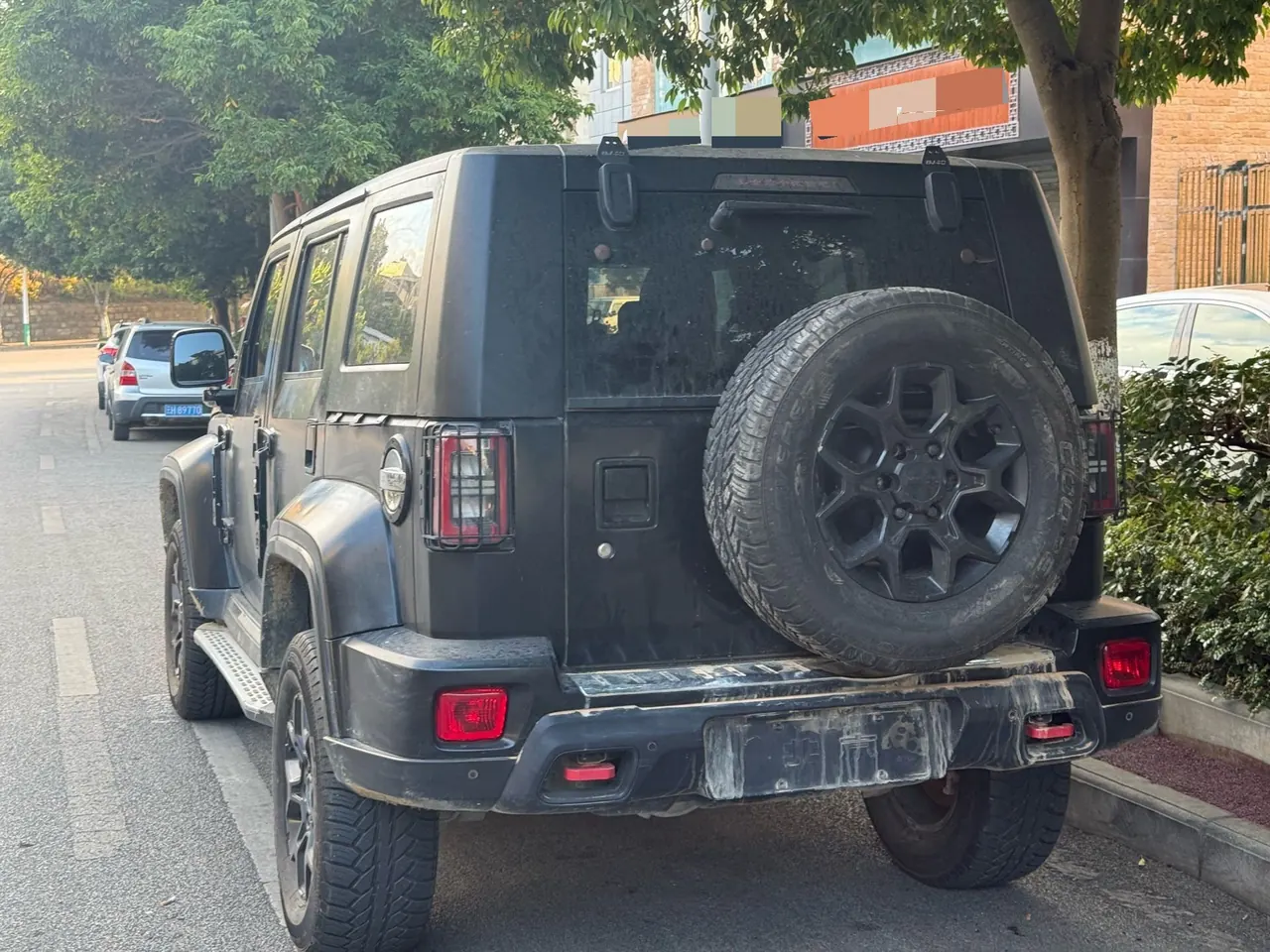 Beijing 2021 BJ40 2.0T four-wheel drive blade hero version pioneer automatic gear 6