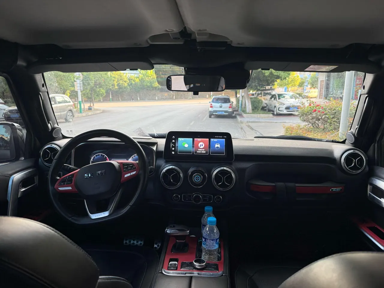Beijing 2021 BJ40 2.0T four-wheel drive blade hero version pioneer automatic gear 8