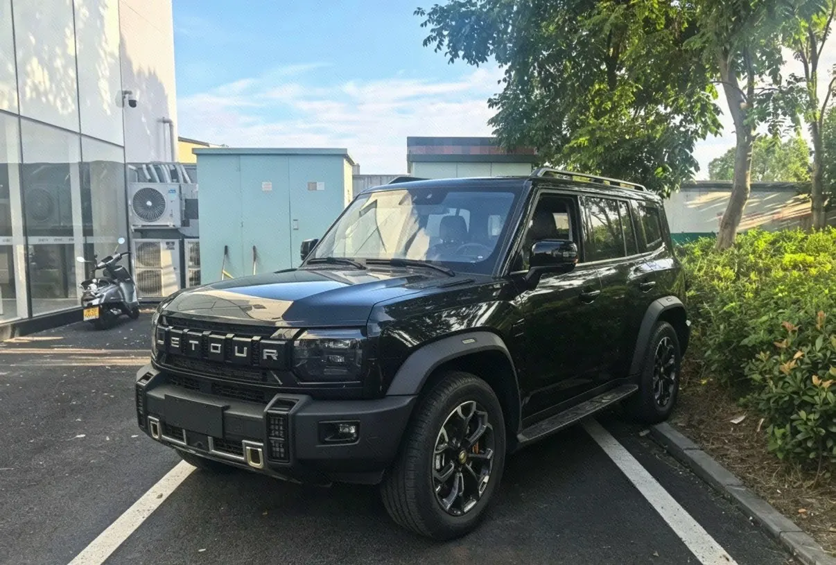 Открыть галерею: Jetour 2026 Traveler C- DM 1.5T 211km XWD Huawei Gankun Zhijia Automatic Transmission