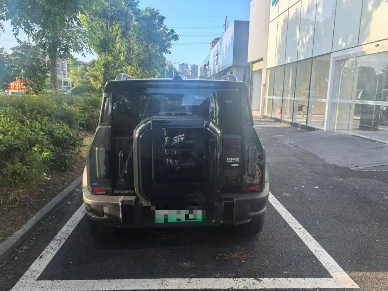 Jetour 2026 Traveler C- DM 1.5T 211km XWD Huawei Gankun Zhijia Automatic Transmission 4