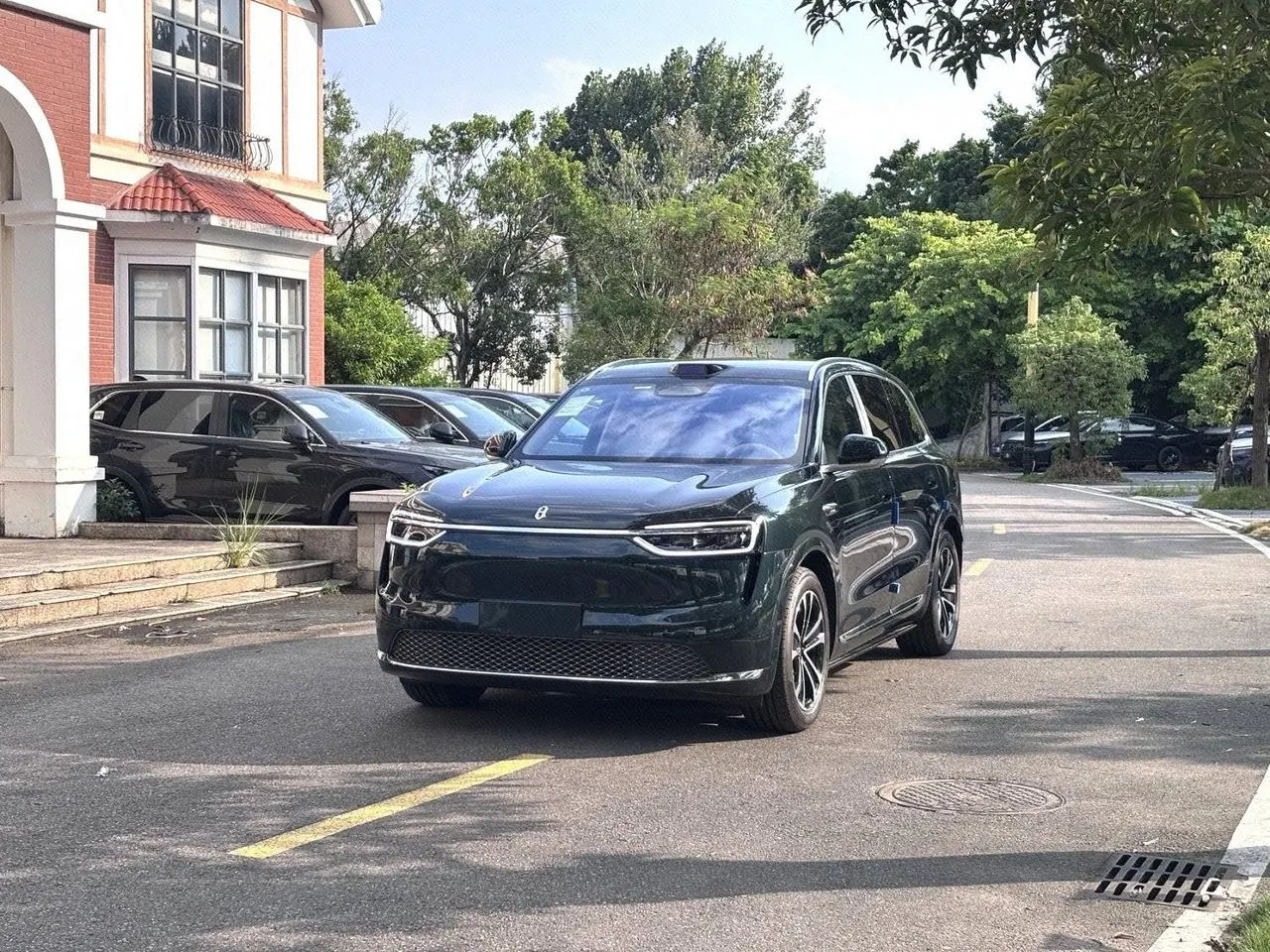 Открыть галерею: AITO 2026 AITO M7 Pure Electric Ultra Four-wheel Drive Edition 5 (192 Line Laser Radar) Automatic Gear