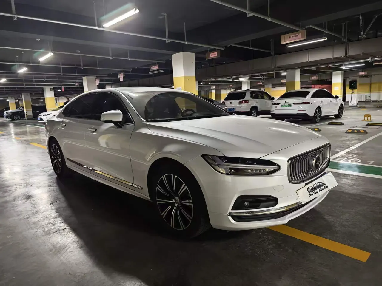 Volvo 2021 S90 48V 2.0T B5 Zhiyuan Deluxe Edition Automatic Gear 5