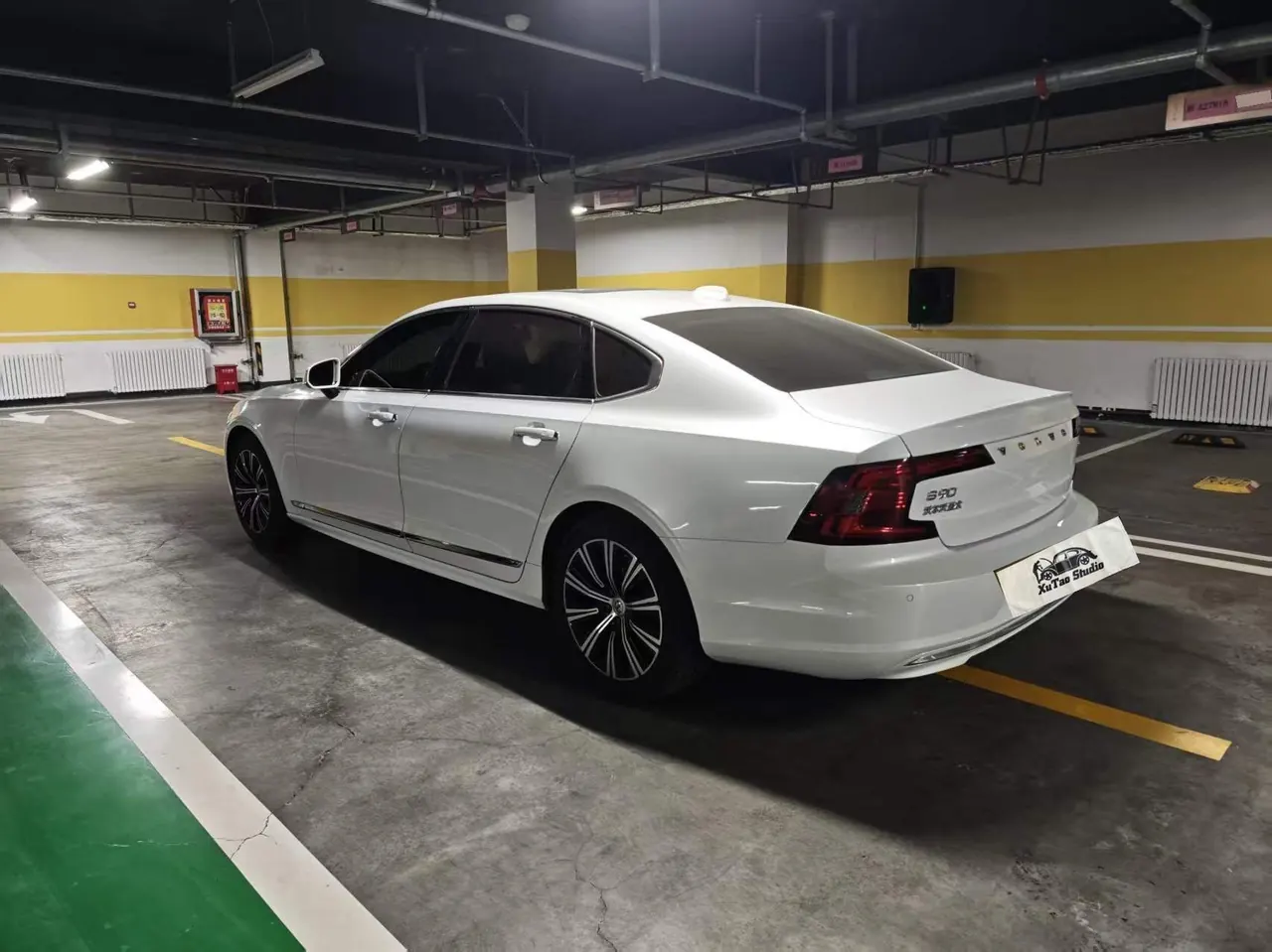 Volvo 2021 S90 48V 2.0T B5 Zhiyuan Deluxe Edition Automatic Gear 9