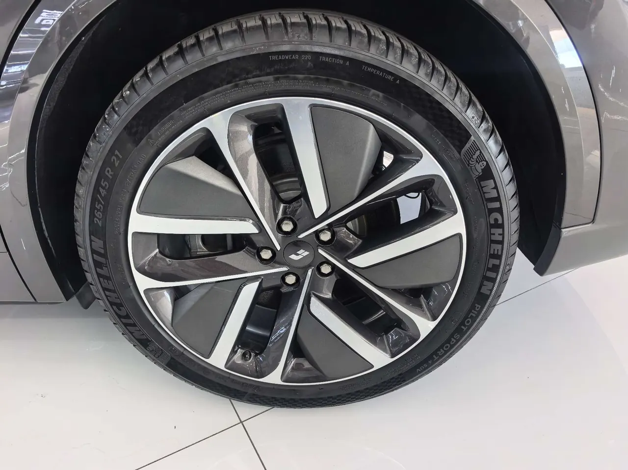 Li 2024 L9 Ultra automatic gear 2