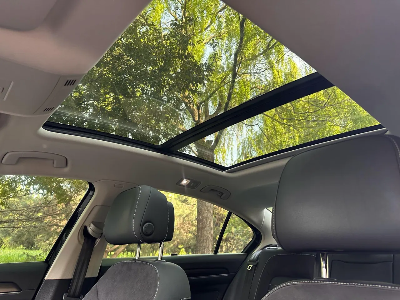 Volkswagen 2020 Magotan 2.0TSI 330TSI Leading Automatic 3