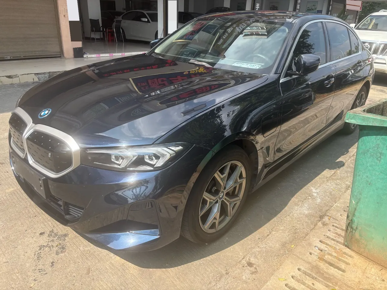 BMW 2022 i3 eDrive 35L automatic gear - View 1