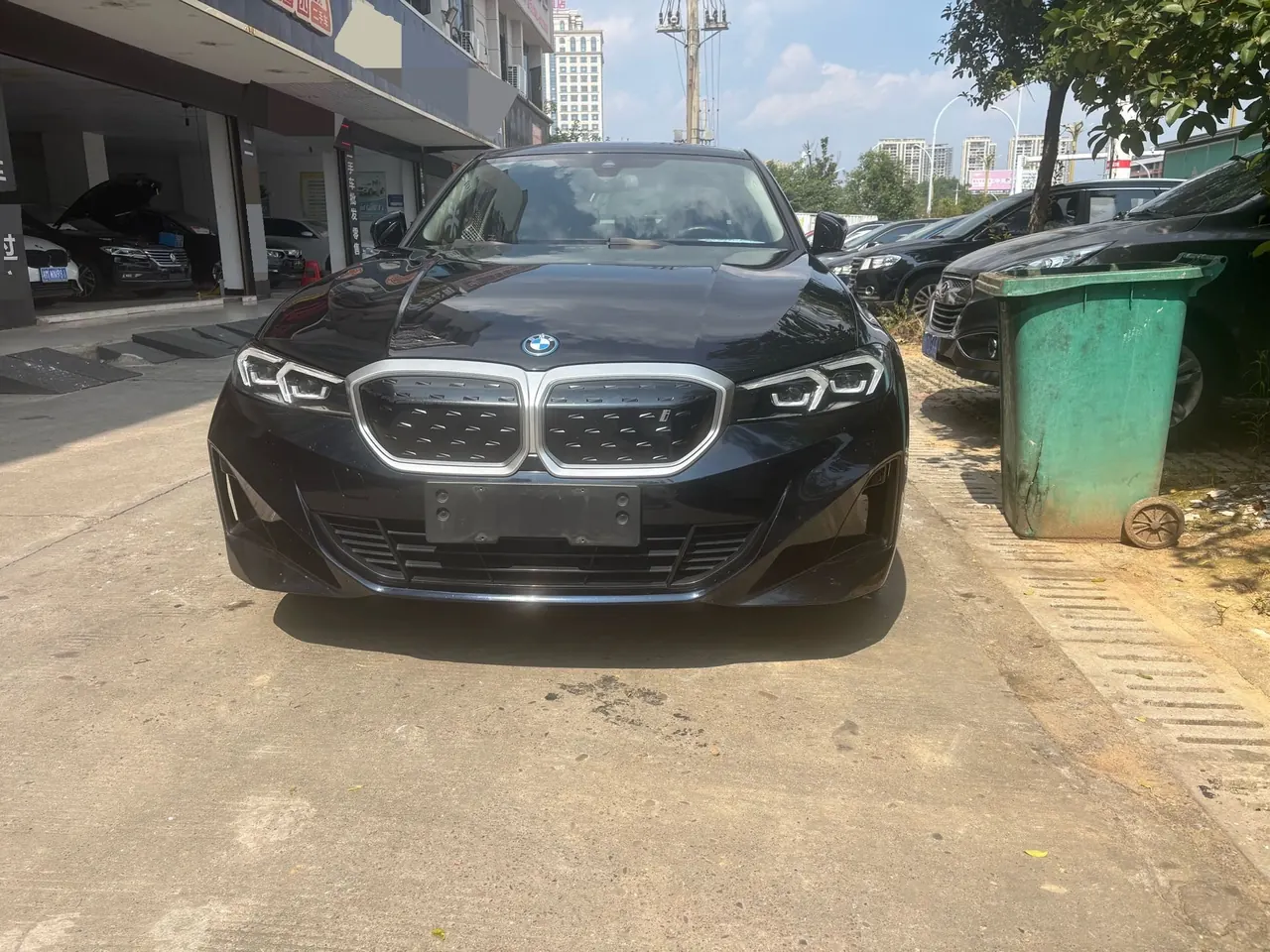 BMW 2022 i3 eDrive 35L automatic gear 2