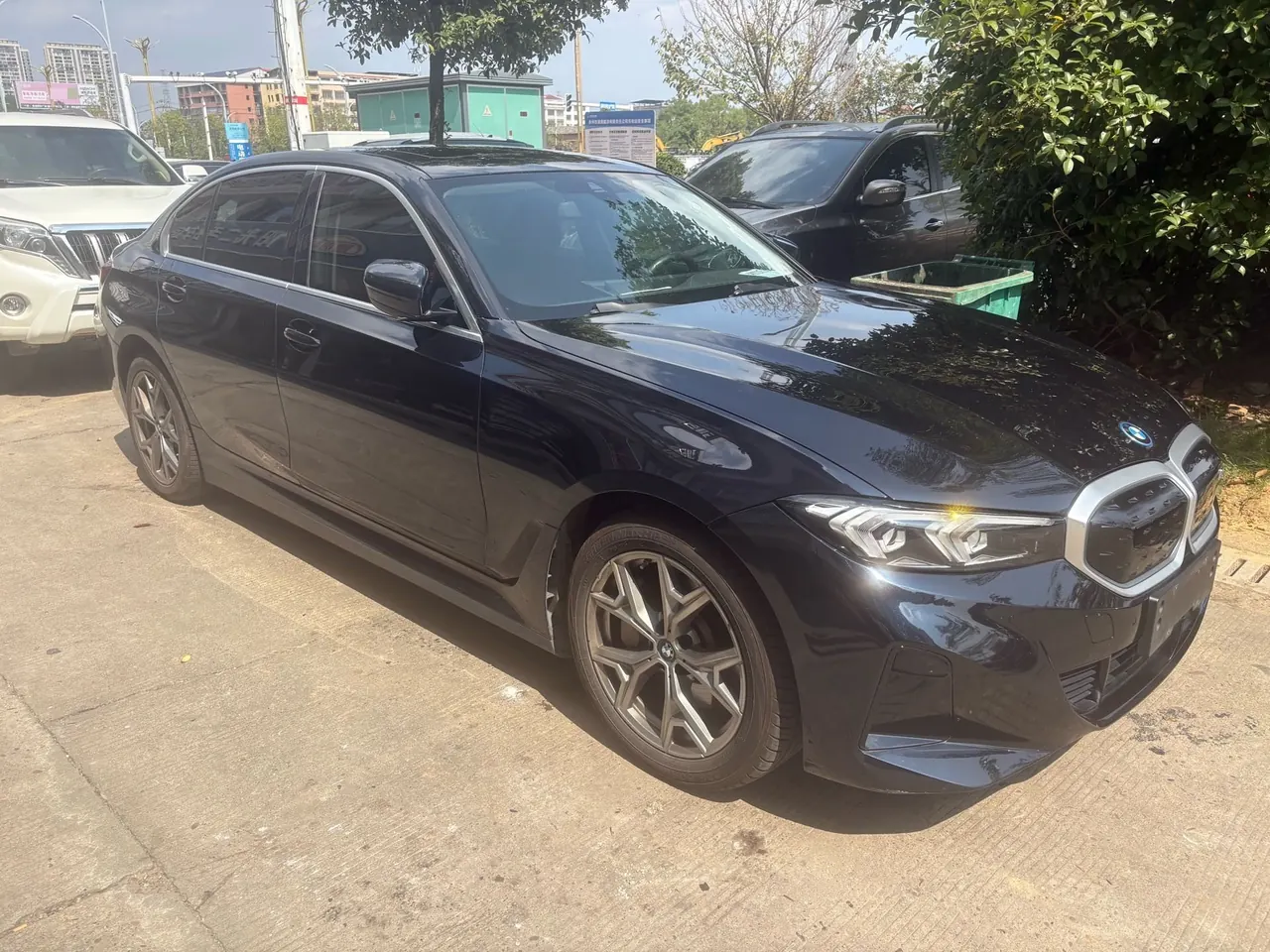 BMW 2022 i3 eDrive 35L automatic gear 5