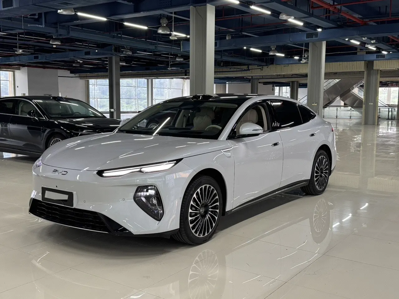 Открыть галерею: BYD 2026 seal 08 DM-i 1.5T stepless 350KM four-wheel drive flagship automatic gear