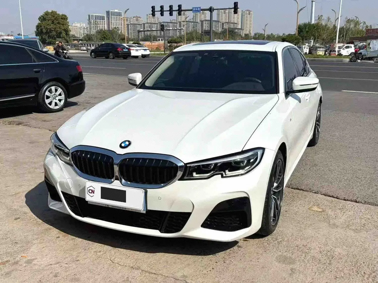 Открыть галерею: BMW 3 Series 2020 325i 2.0T M Sports Suit (Modified) Automatic Gear