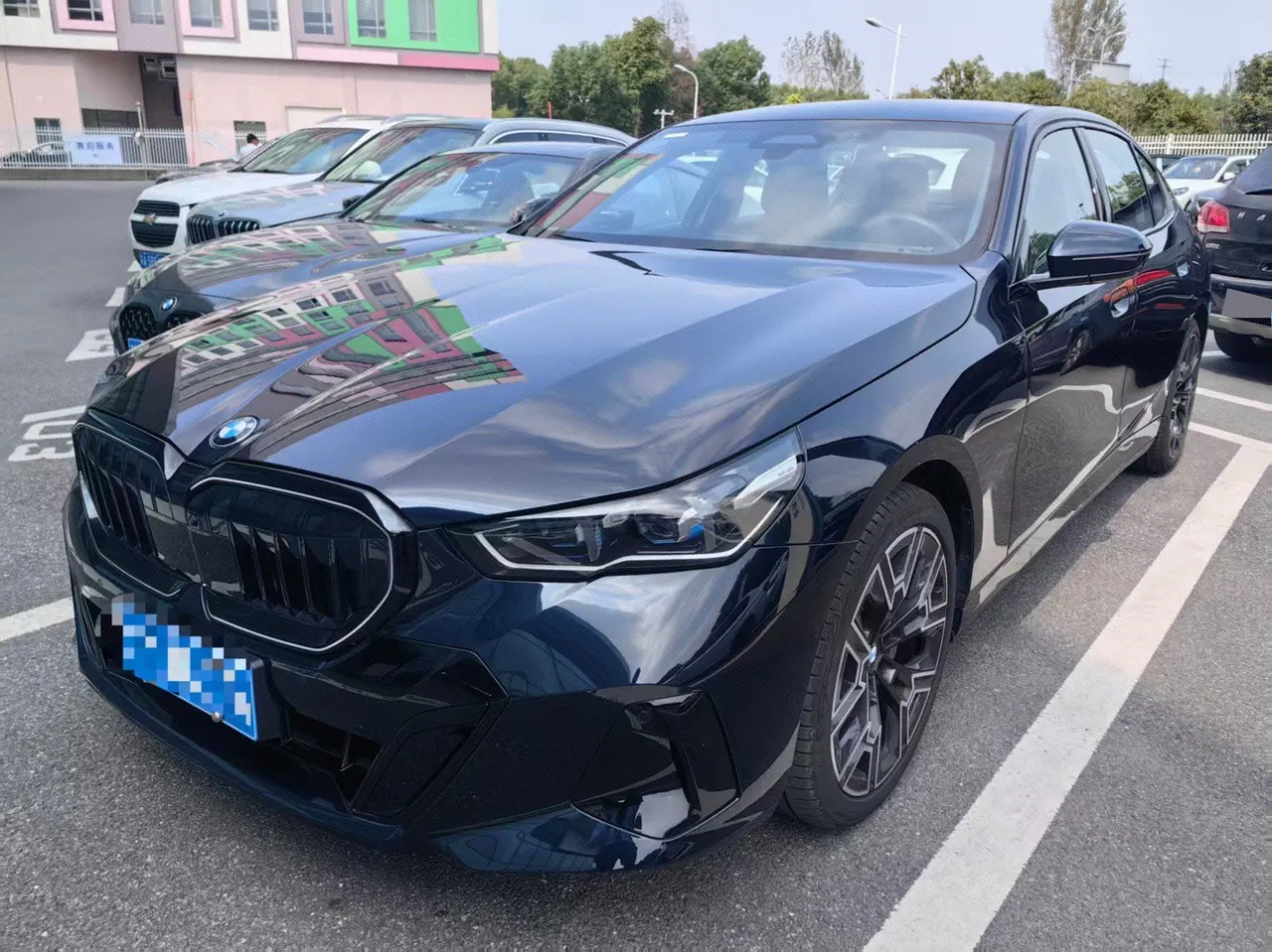 Open image lightbox: BMW 5 series 2026 530Li 48V 2.0T exclusive m sports suit automatic gear