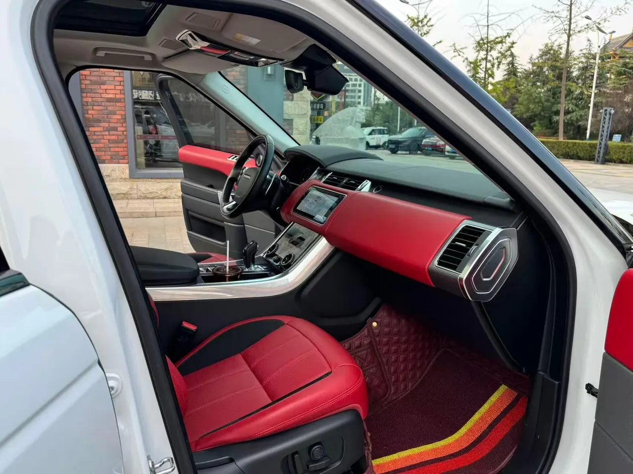 Land Rover Range Rover Sport Edition (Imported) 2021 Range Rover Sport Edition 48V 3.0T L6 Yao Black Edition Automatic Gear 3