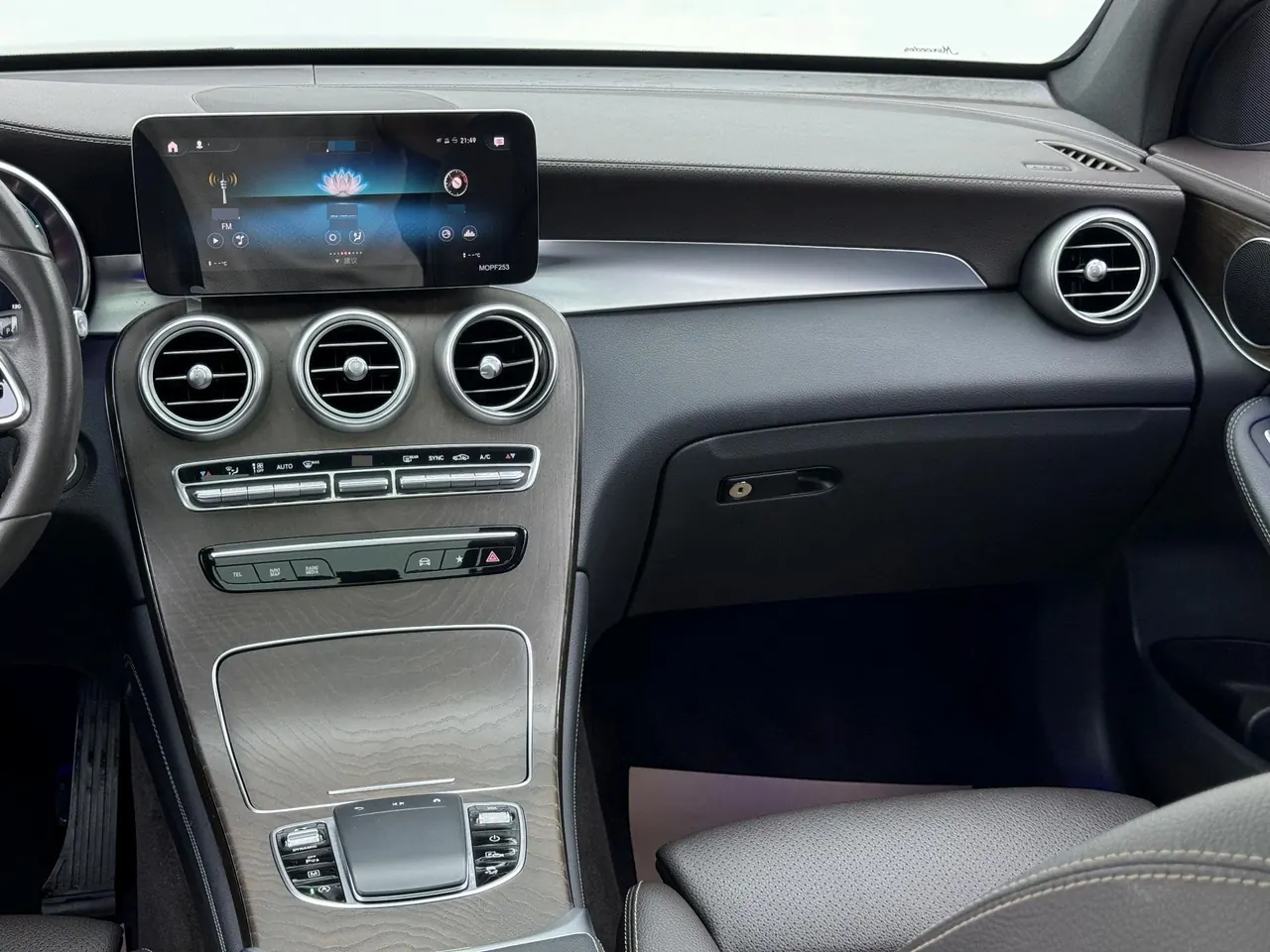 Mercedes Benz 2020 GLC 260 L 4MATIC 2.0T Luxury Automatic 6