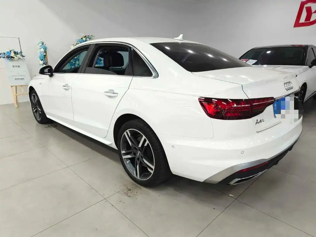 Audi 2020 A4L 2.0TFSI 40TFSI Deluxe Dynamic Automatic 2