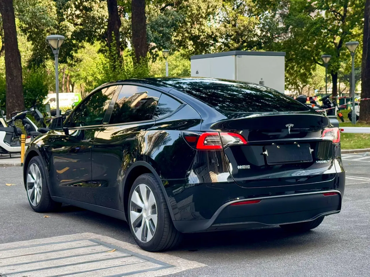 Tesla 2022 Model Y rear-wheel drive version automatic transmission 12